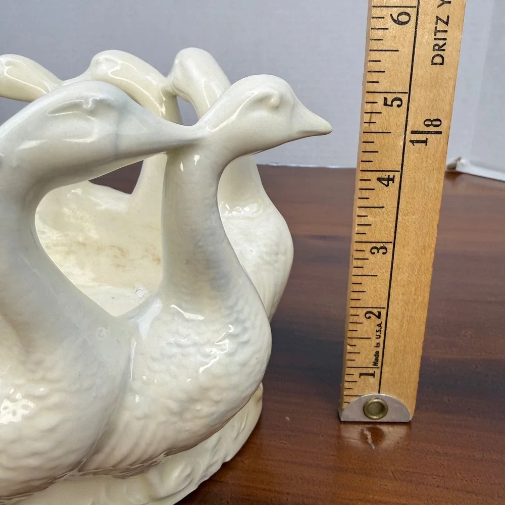 Vintage‎ 1983 Ceramic Circle of Geese Duck Centerpiece Bowl Cream 9.5in